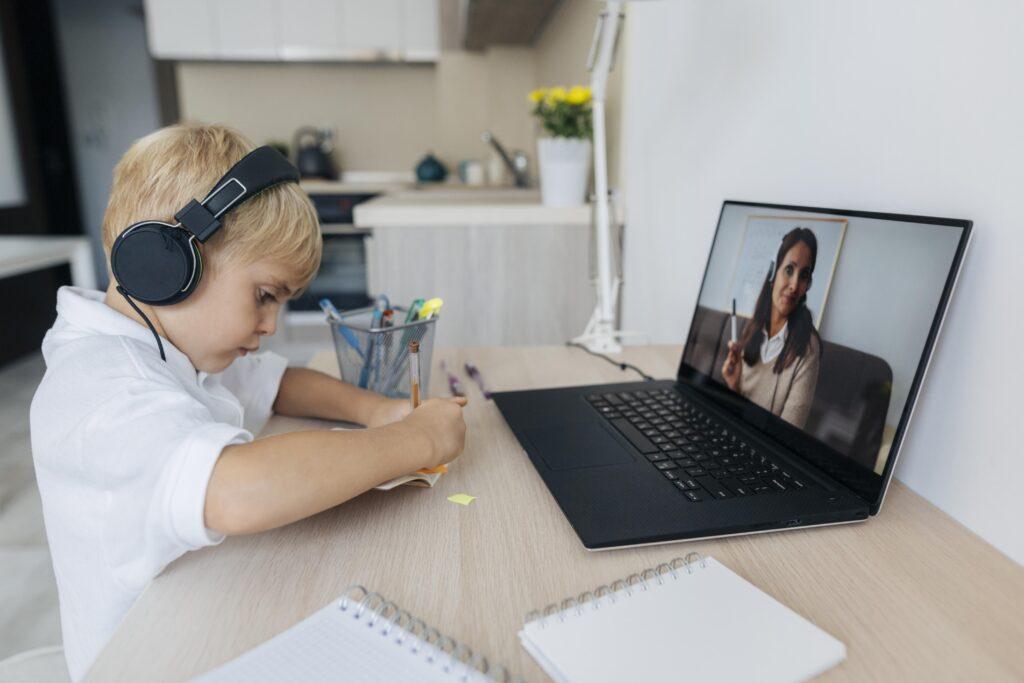 4 Challenges of Online Classes
